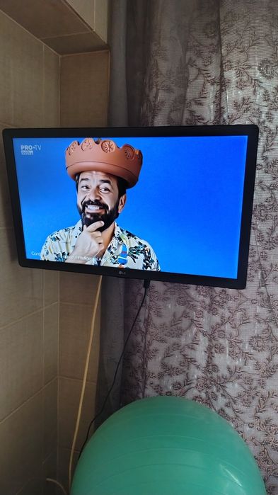 Smart TV LG diagonala de 60 cm in stare perfecta
