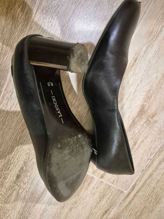 Обувки естествена кожа Lasocki
Номер 38
Височина ток 7.5см