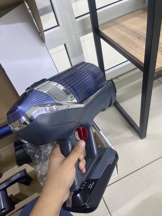 Пылесос Tefal.