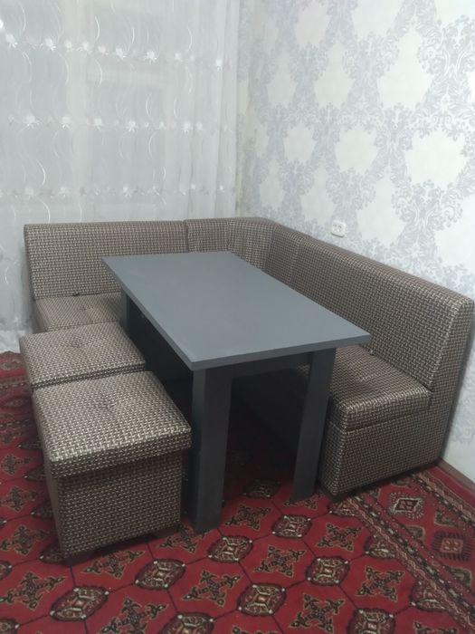 Мягкий кухонный уголок