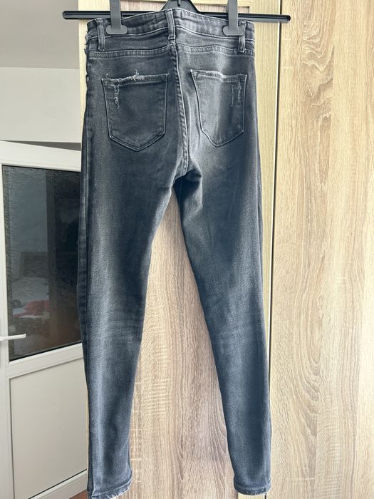 Blugi de dama skinny