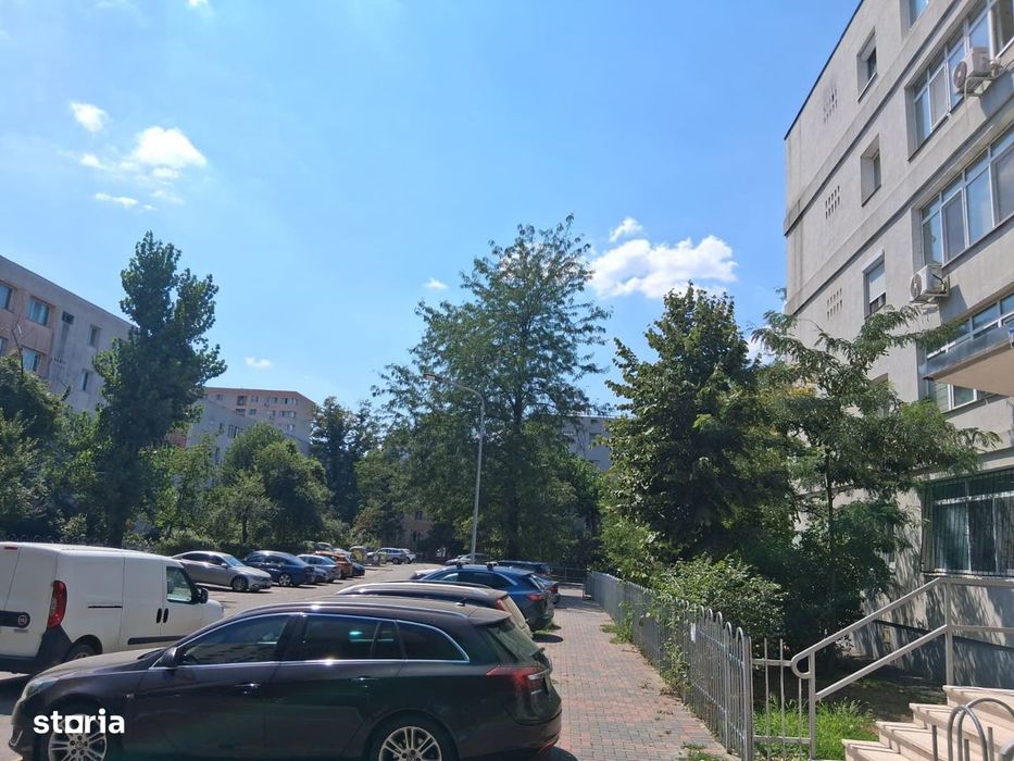 3 camere/ 10 min Metrou/ 68 mp