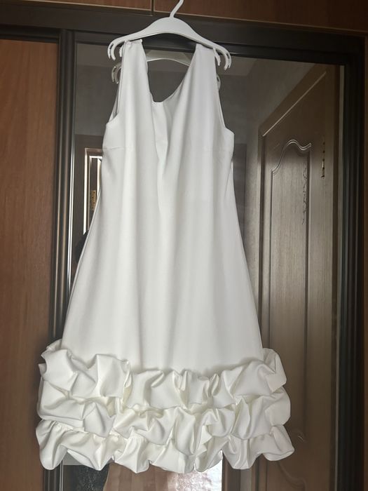 Продам платье белое