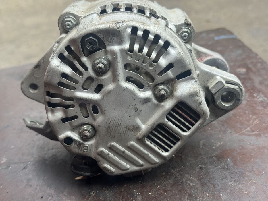 Генератор Toyota Yaris