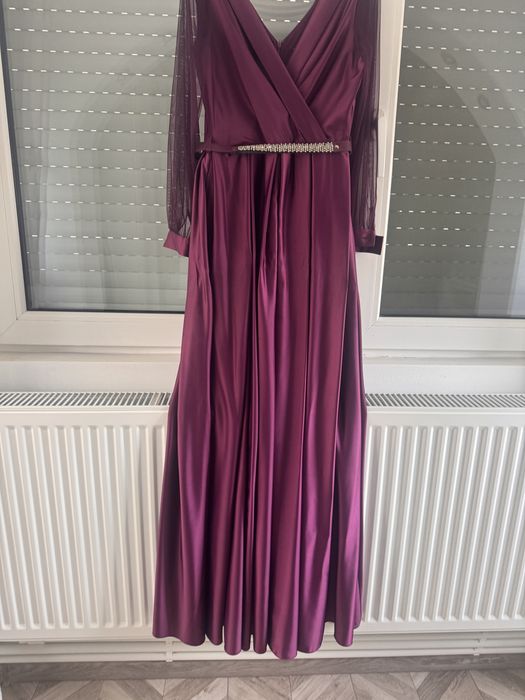 Vand rochie eleganta pentru orice ocazie