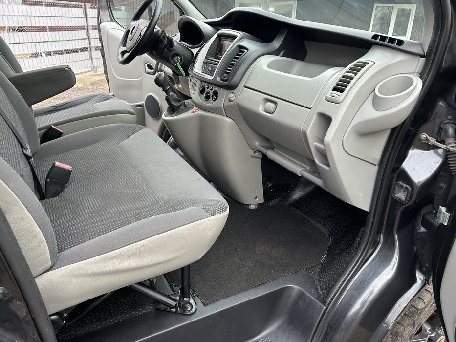 Opel vivaro 2.0 114cp euro 5 model lung