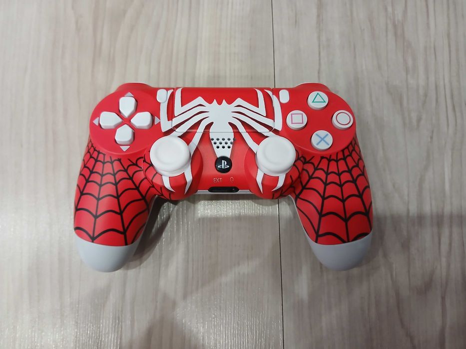 Уникални ЛИМИТИРАНИ Джойстици за PS4 / PC – Чисто Нови (Spider-Man & GTA V)