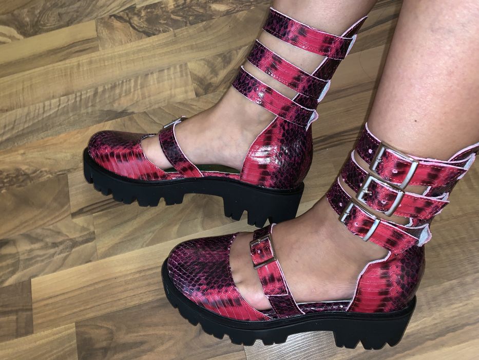 Sandale/saboti cu bretele,piele model croco