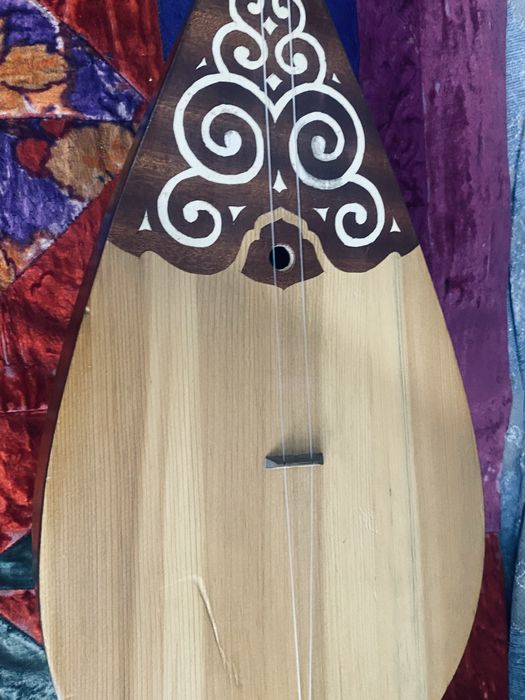 Прдоается домбра в хорошем состояние