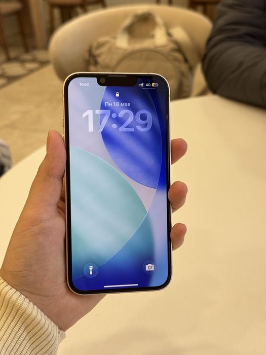 Продам Iphone 13