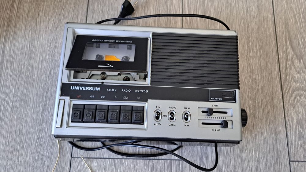 Radio-casetofon vintage Universum UCR1801