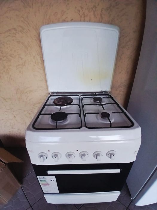 Продам газ плиту б/у