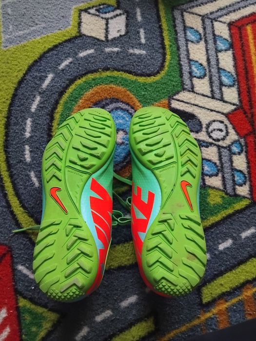 Детски футболни обувки/стоножки Nike Mercurial Victory IV TF