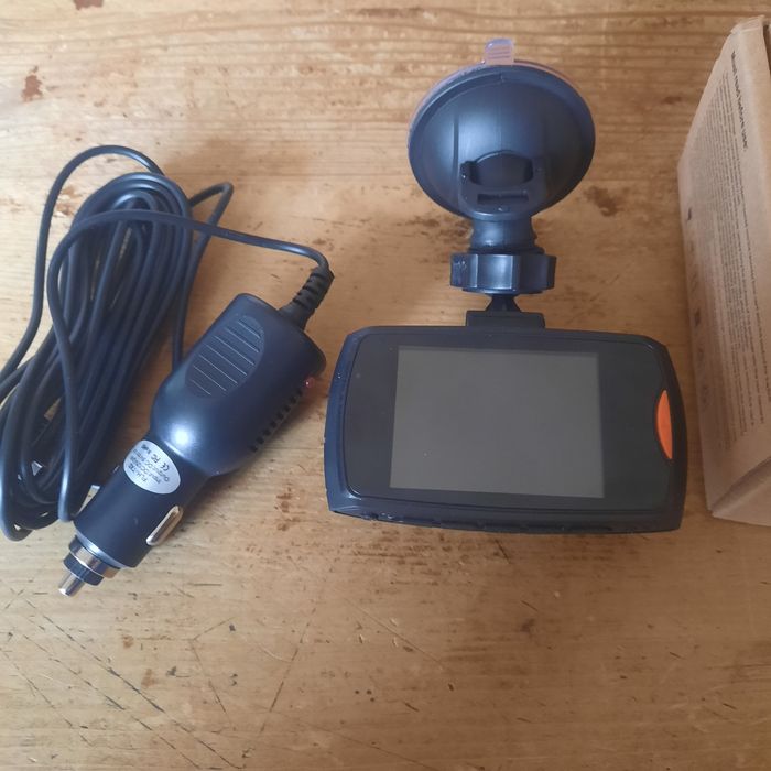 Продавам камера видио регистрация за кола