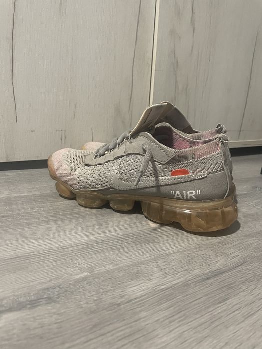 Adidasi nike X off white