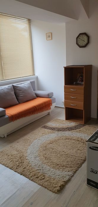 Închiriez apartament ultracentral vis a vis de Prefectură