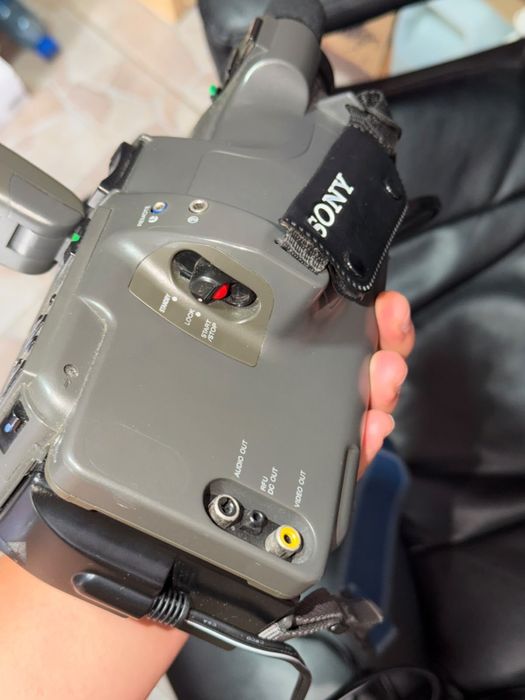 Sony Handycam CCD-F350E