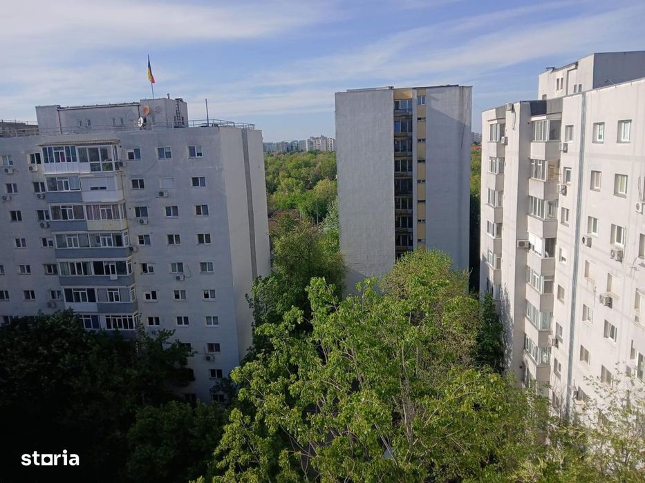 Cimpia Libertatii /metrou pta muncii — fotografia 3