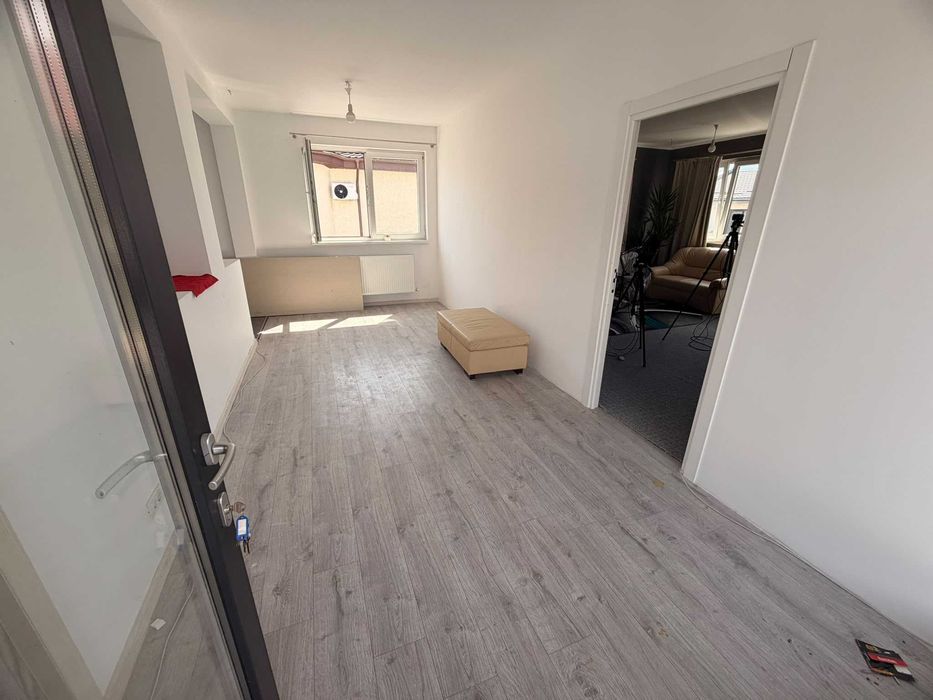 VAND VILA 236 mp, teren 561 mp, 5 parcari-CRISUL REPEDE, Bragadiru