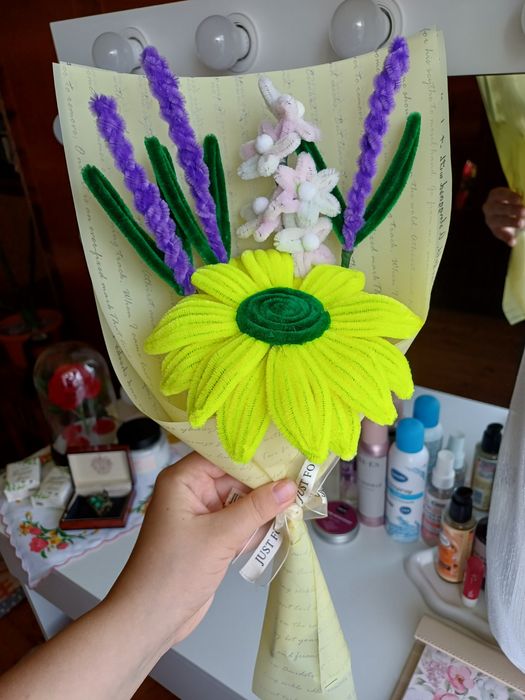 Buchet din pipe cleaners