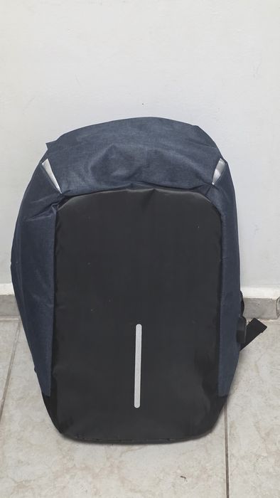Раница със скрита цип 27€