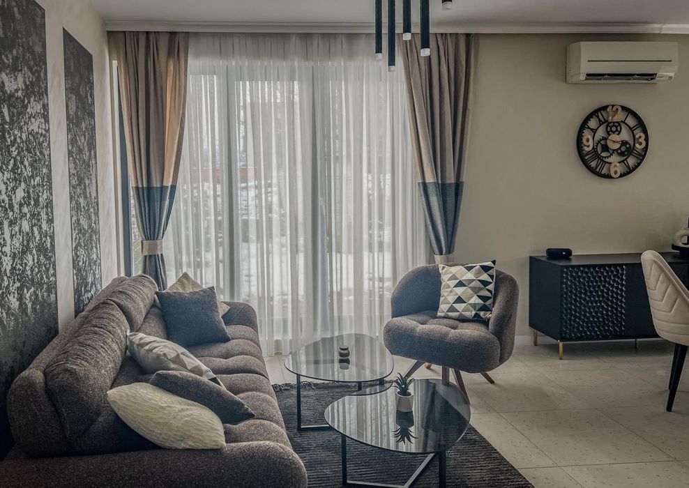 Дава се под наем Тристаен апартамент в Пловдив, Остромила - 96 кв.м за 900 € - Снимка #1