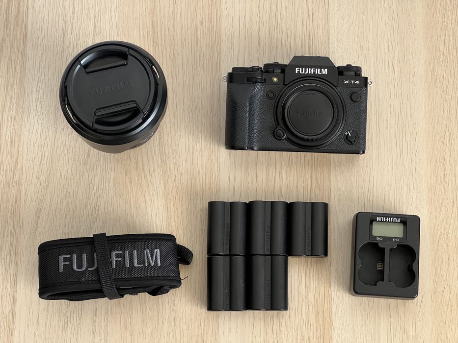 Fujifilm X-T4 + Fujinon XF 16-55mm f/2.8 R LM WR | 5 Baterii + Încărcător Dual | Stare Foarte Bună