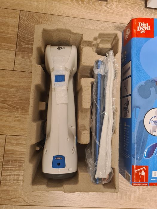 Aparat de curatat geamuri Dirt Devil DD400 , aspirator geamuri