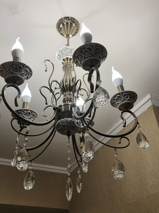 Продам люстры и бра по смешной цене