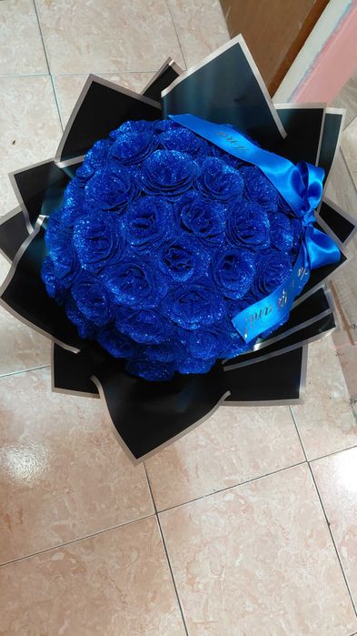 Buchete din trsndafiri de sapun si cu sclipici