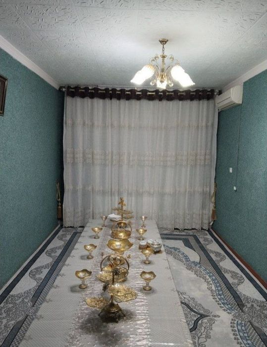 7-mikro rayonda Zarinka kafesi orqasida uy Sotiladi