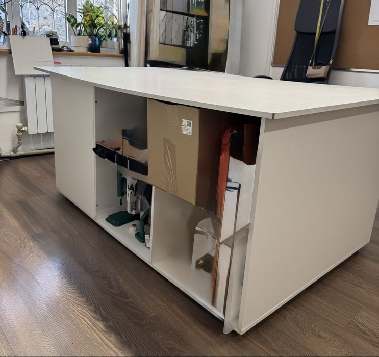 Продаётся раскройный стол + столешница