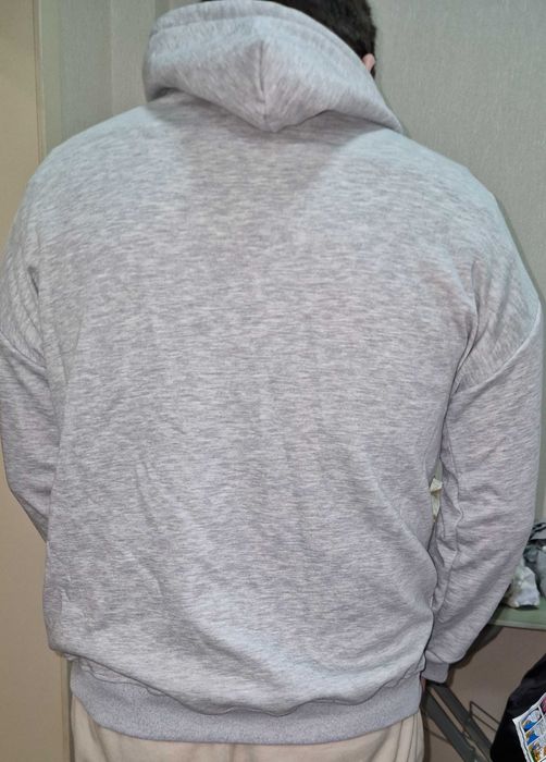Продам новую кофту унисекс с капюшоном