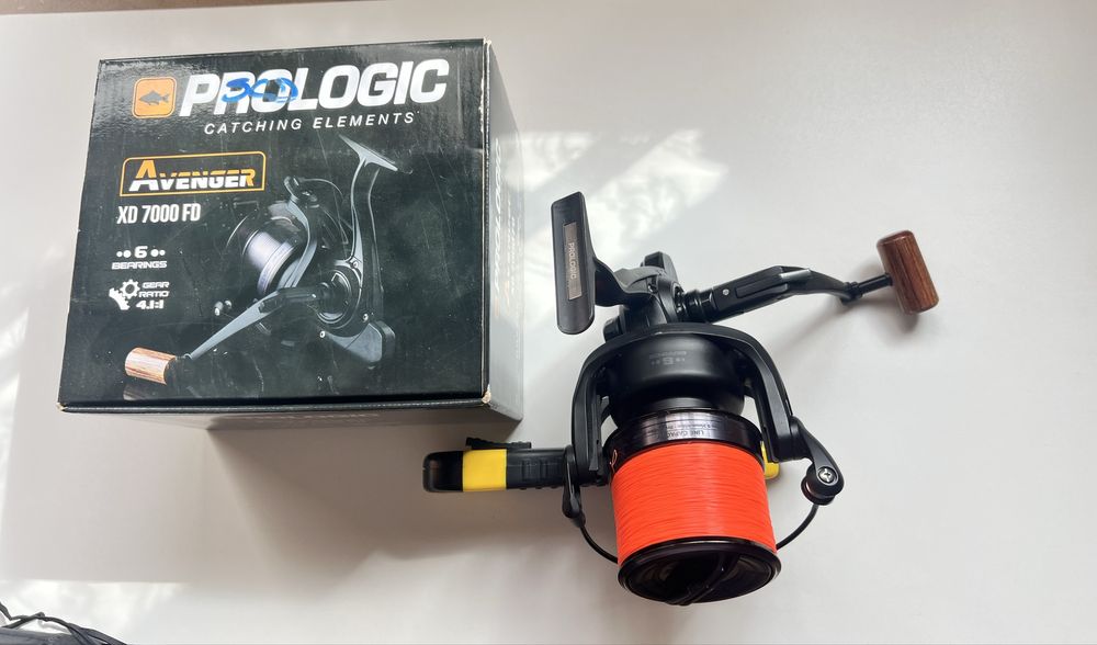 Vand 2 lansete crap si 2 mulinete