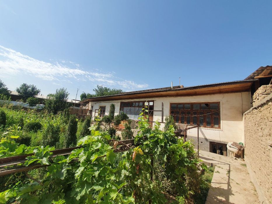 Nazarbekda uy sotlad 8 sotix