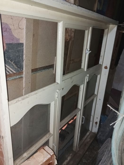 Eshik va rom sotiladi