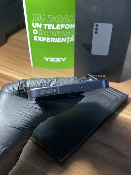 Samsung Galaxy s24 FE• 256 GB • Graphite