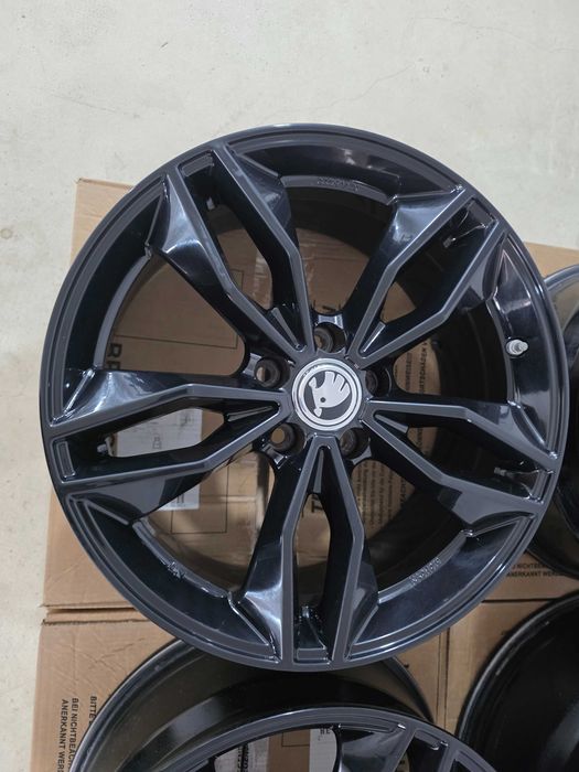 Jante 18 Skoda Karok Kodiak Octavia Superb VW Passat VW Tiguan Passat CC Arteon 5x112 57.1 8J et35