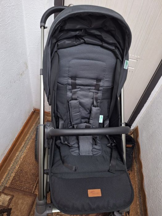 Практически новая коляска 2в1
