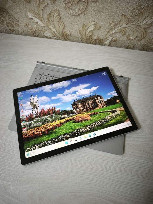 Microsoft Surface Book 2