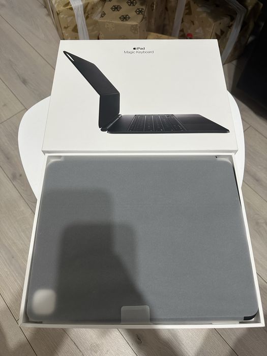 Tastatura APPLE Magic Keyboard pentru iPad Pro 13" (M4 si M5) eng