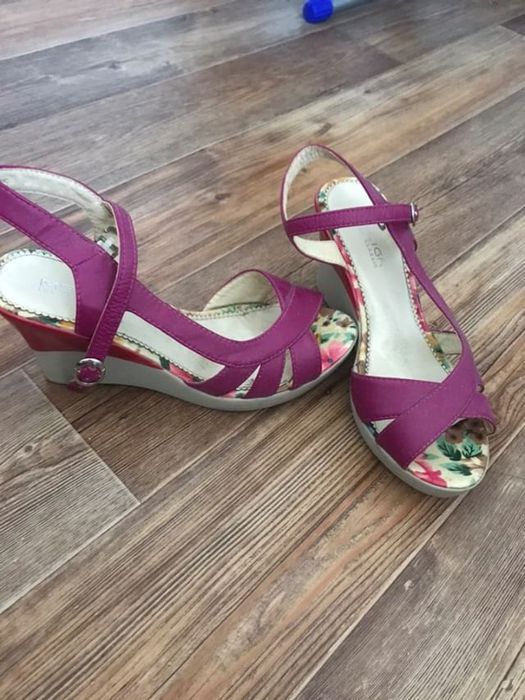 Обувь размер 35 по 1000