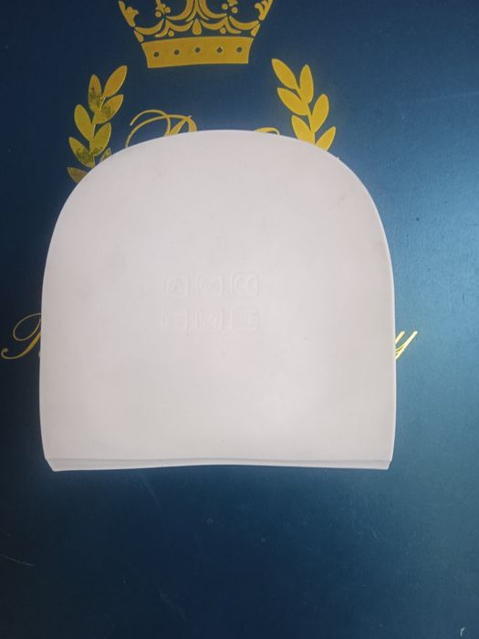 Миска для кормления животных.