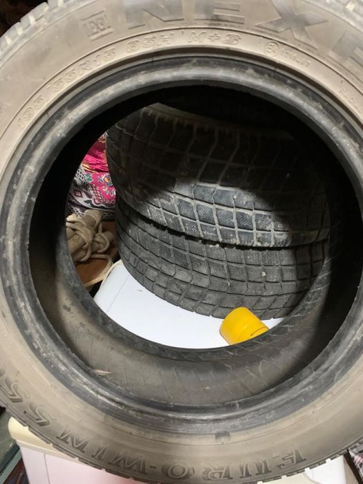 Продам комплект зимних шин Nexen