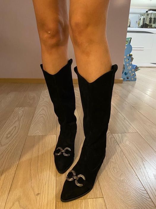 Vand ciocate noi, piele intoarsa marime 38