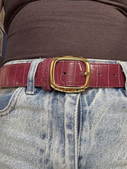 Чисто нов колан със златиска катарама