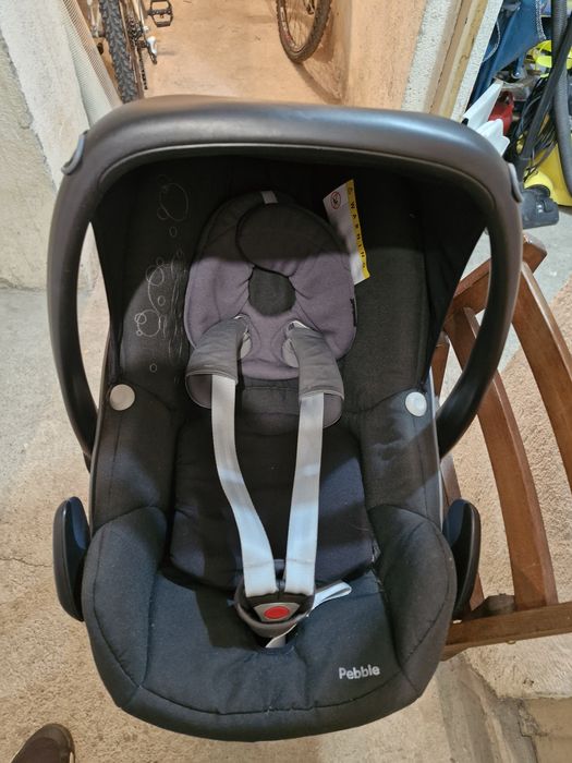 Maxi Cosi Pearl и Pebble + база столче за кола