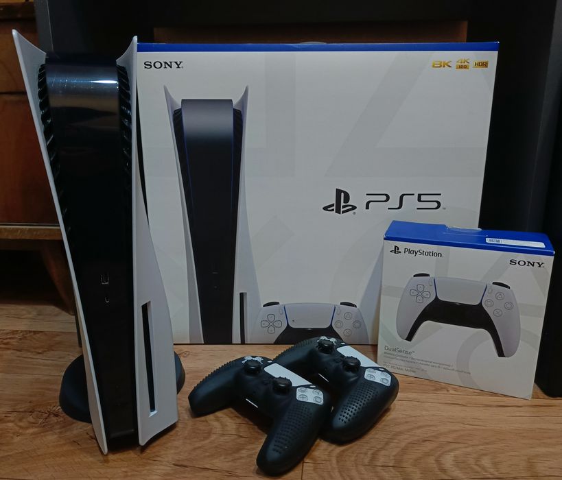 PlayStation 5  825GB + 2 DualSense