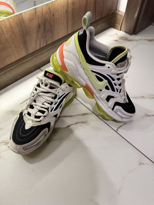 NIKE Air Vapomax