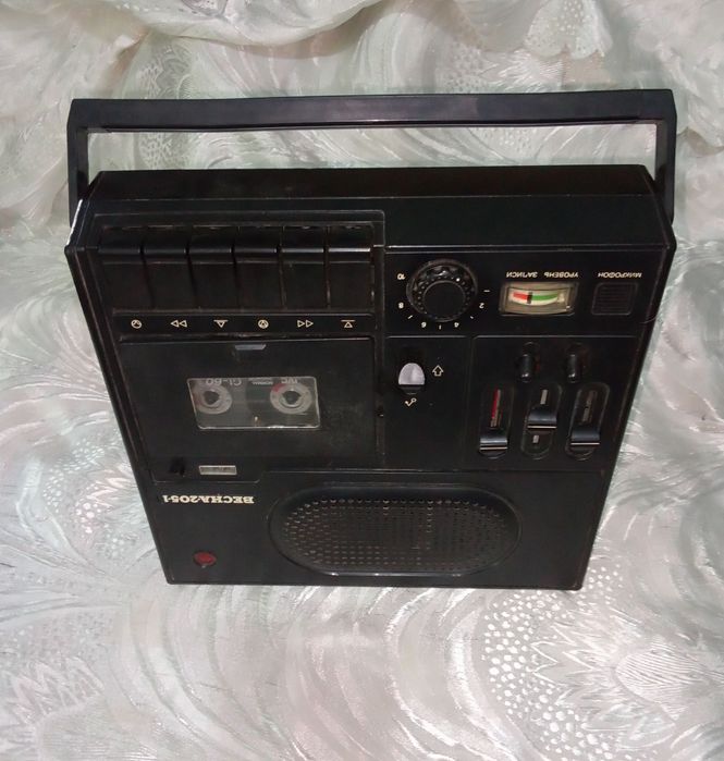 Продается магнитофон ВЕСНА 205 -1